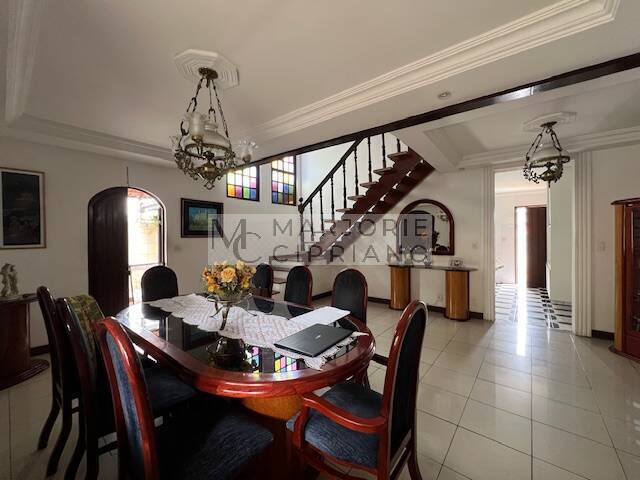 Casa, 4 quartos, 271 m² - Foto 1